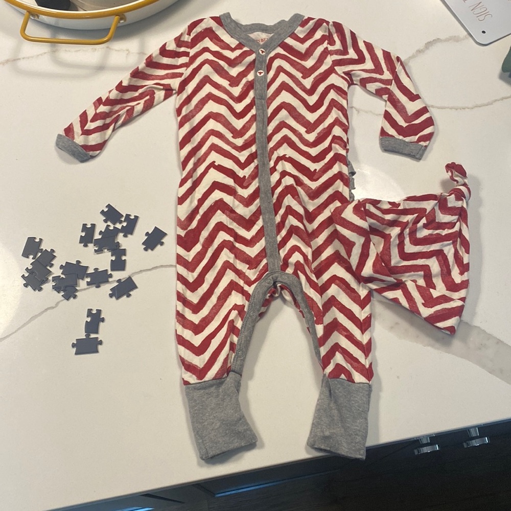 Burt’s Bees || Red, Off-White & Grey Chevron Pajama set